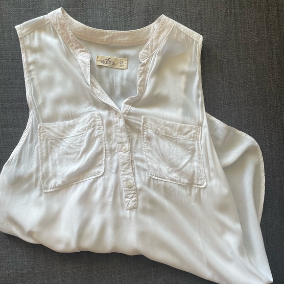 Sleeveless Hollister Top - Picture 1 of 2